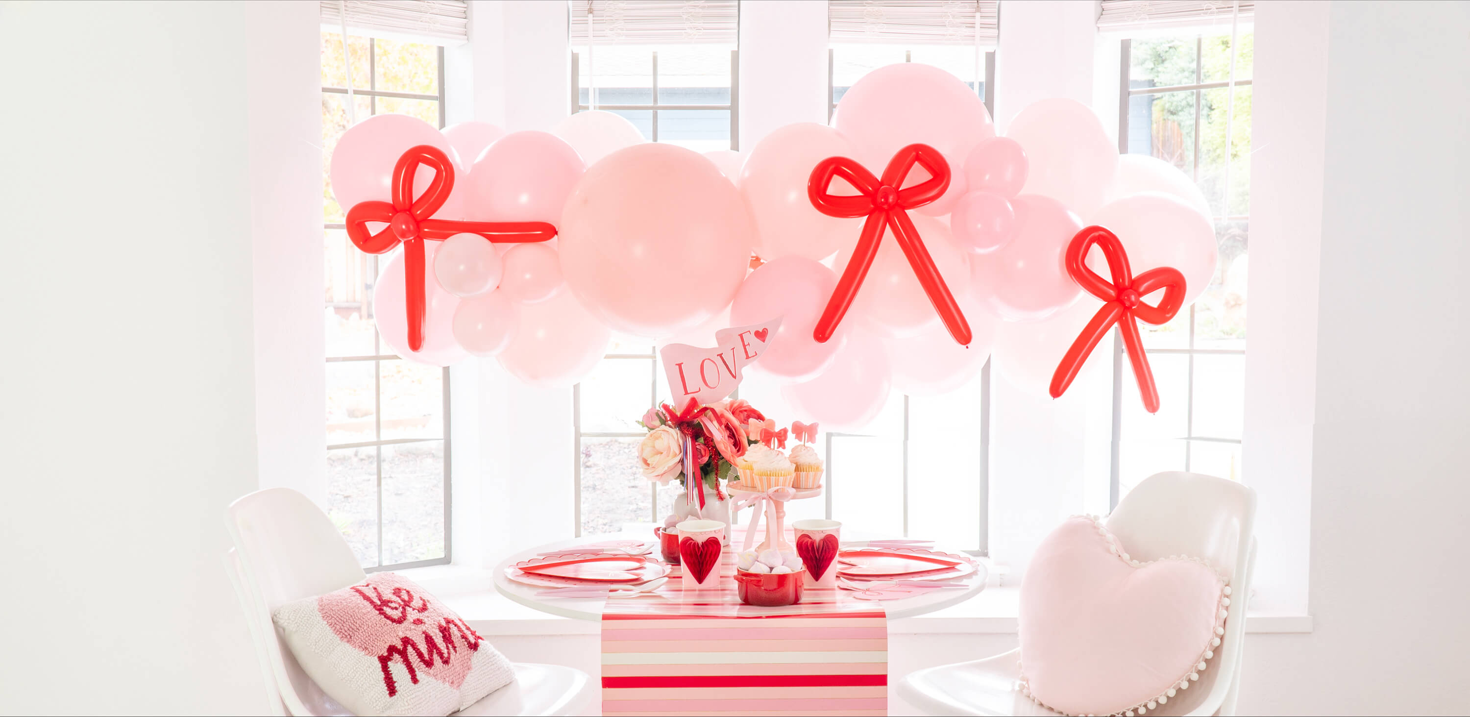 Tying the Knot of Love: A Bow-Themed Valentine's Day Party Set up by Momopartys. What a cute idea for your Valentine's celebration or Galentine's Day with your besties