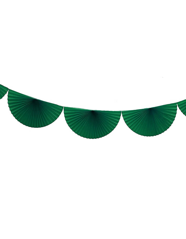 Momo Party's 7 ft dark green tissue bunting garland by Devra Partry. Each garland measures 7 feet long, with 5 connected scallops. Each ‘fan’ measures 17" wide x 11" tall. The pretty color of green is great for a St. Patrick's Day celebration, dinosaur, jungle, insect or any green themed parties!