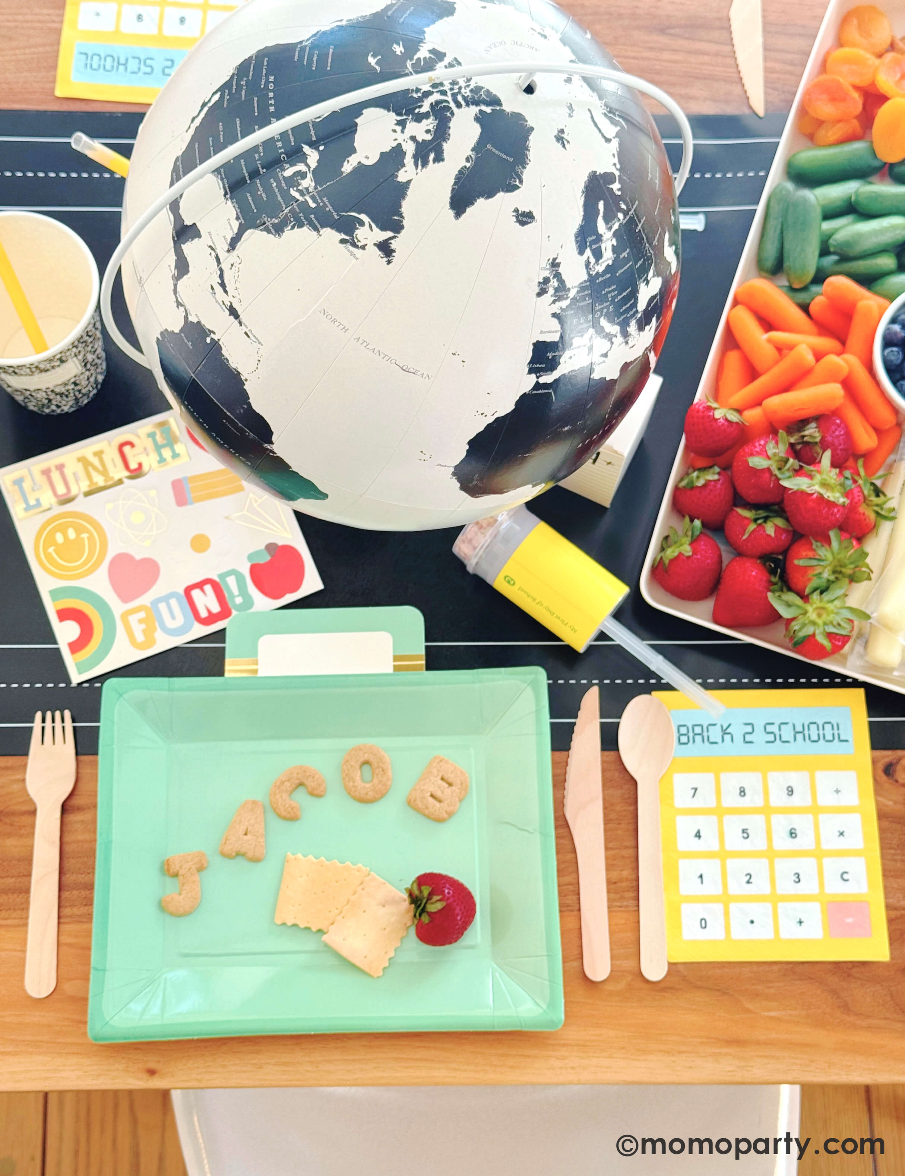 Lunchbox Shaped Paper Plate Set (Set of 8)