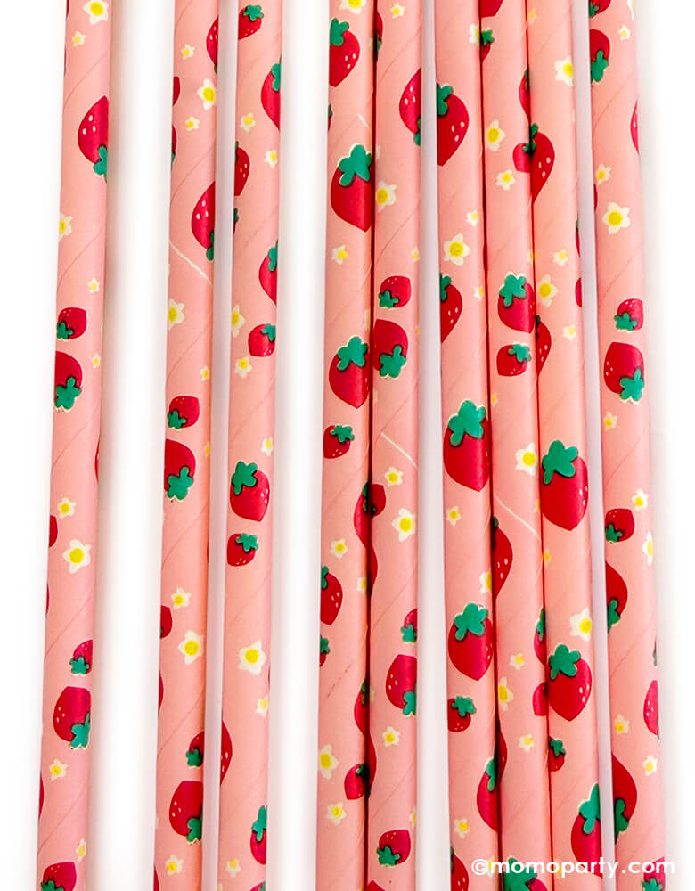 Details of Momopartys's eco friendly disposable paper party straws with Strawberries and yellow flowers pattern on a white background.