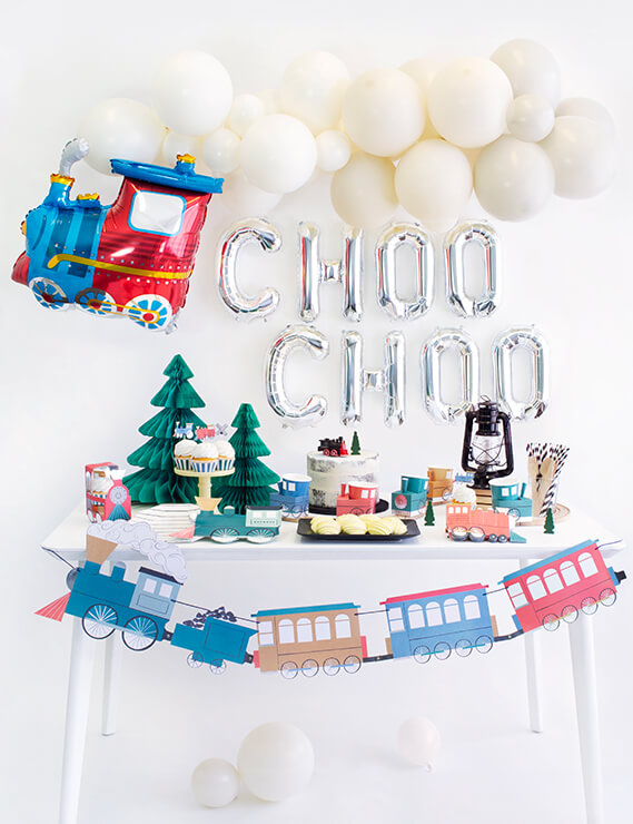 Momopartys Choo choo Train Birthday Party Set up