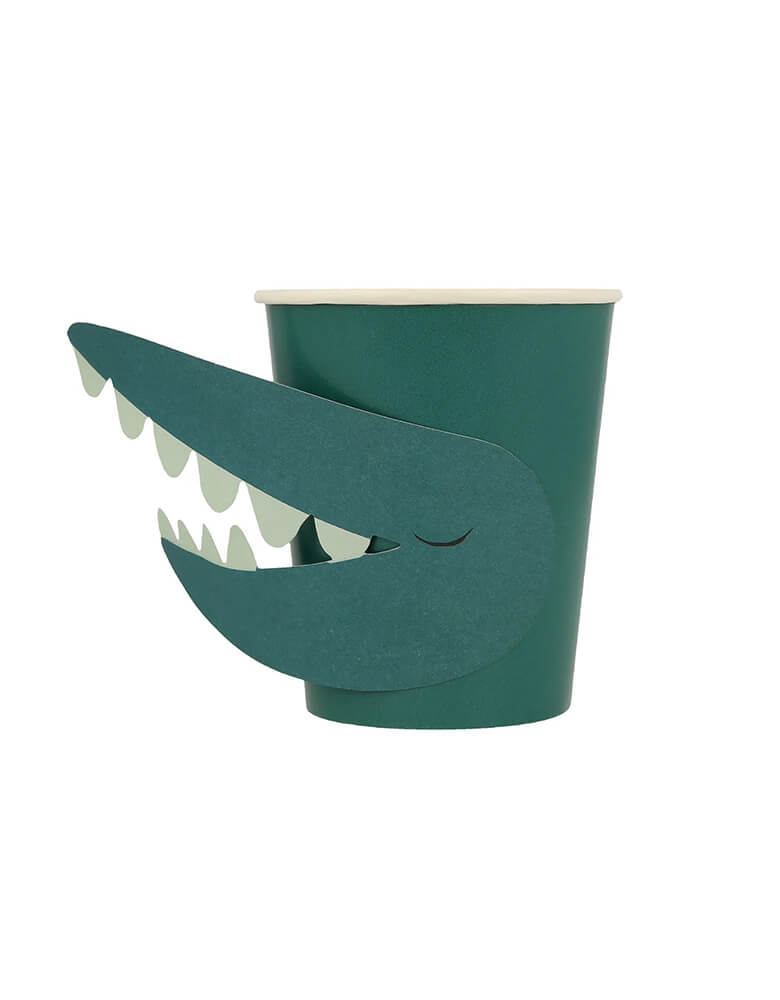  Momopartys's 9oz animal parade party cups by Meri Meri, comes in a set of 8 party cups in 4 designs of 4 designs: monkey, elephant, crocodile and lion, these adorable party cups are 3D dimensional and are perfect for kid's zoo, safari, or jungle themed birthday party, or even baby's "Wild One" first birthday party or a "Two Wild" second birthday party!