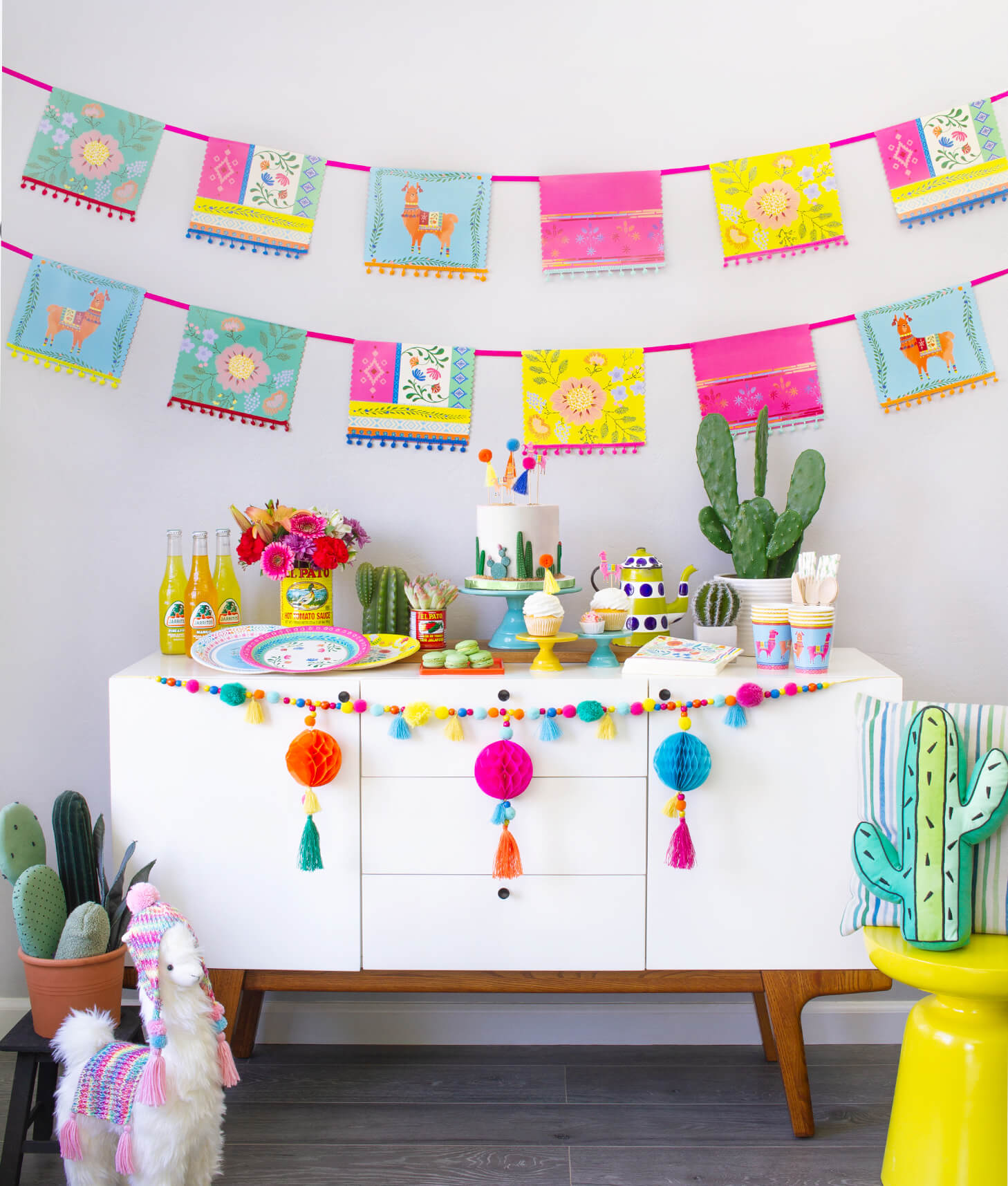 Momopartys in a box, Boho Fiesta themed Morden Party tablewares, Party Supplies, Party decoration inspiration for Mexican Fiesta themed birthday party, Cinco de mayo Celebration