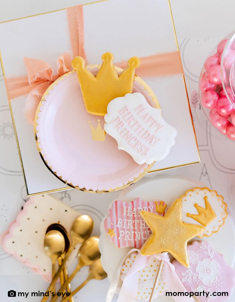 Princess Scalloped Small Napkins (Set of 18)