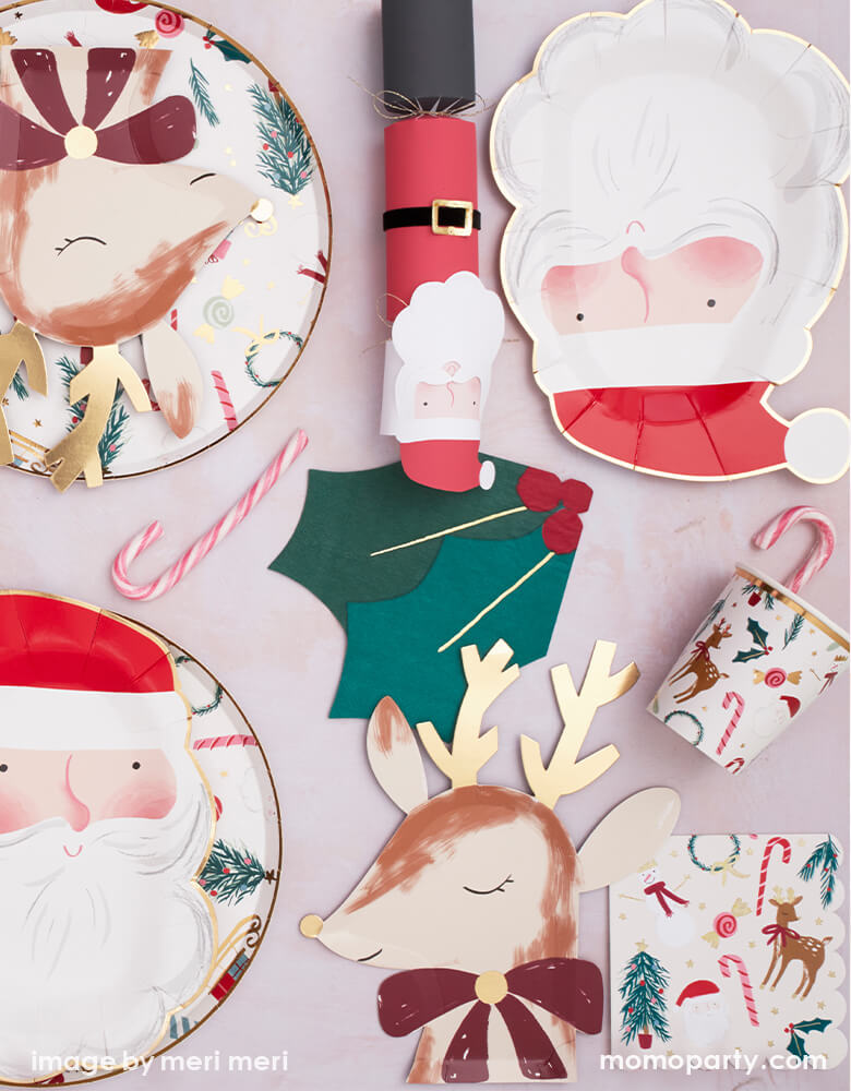 Reindeer with Bow Napkins (Set of 16)
