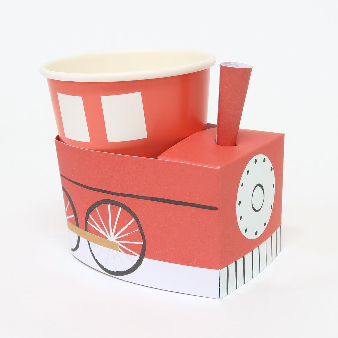 Momopartys 3D Train cups by Meri Meri ,  9 oz. cup in red, they're perfect for kid's birthday party. Simple self assembly required. Cups are made of 3 easy-to-assemble pieces - cup, cup wrap and funnel